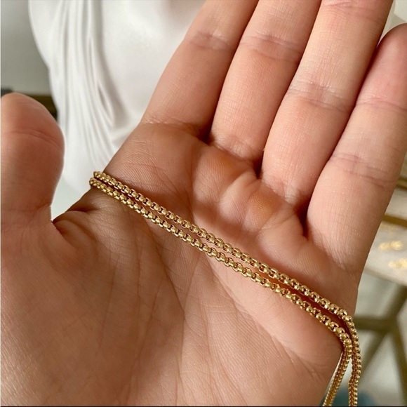 Gold Initial Necklace Letter Chainlink Card Tablet Greek Key Style R - Picture 3 of 3